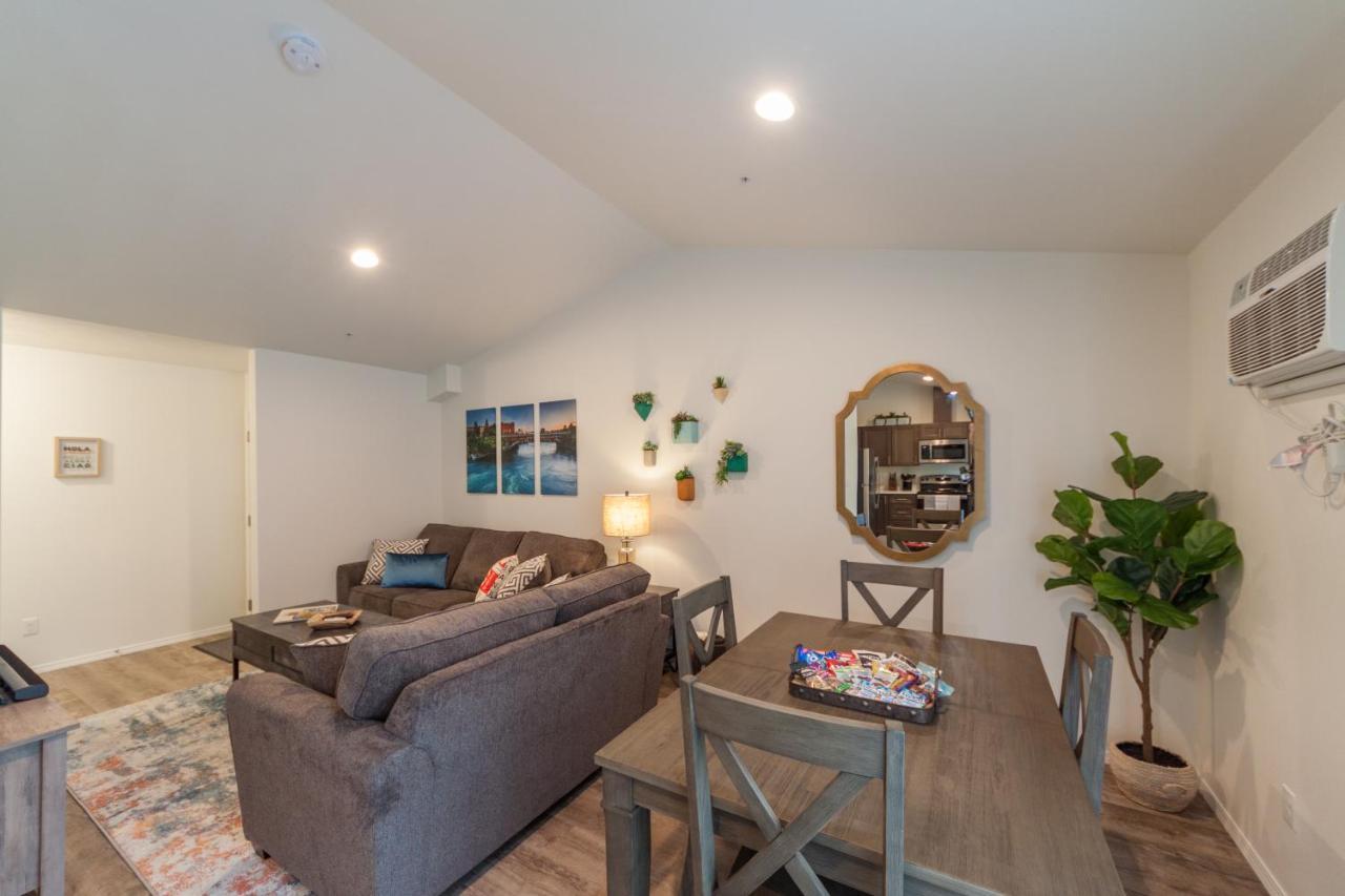 Modern And Stylish King Bed Wifi Free Parking Apartment Spokane Valley Exterior photo