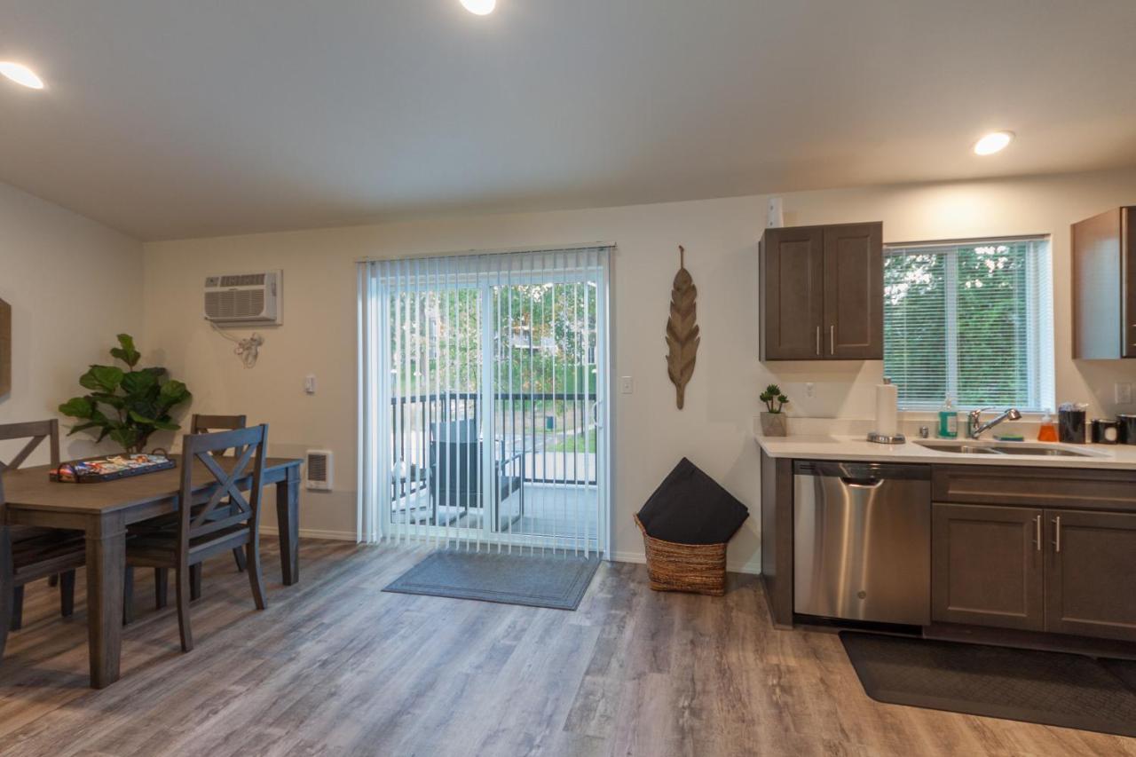 Modern And Stylish King Bed Wifi Free Parking Apartment Spokane Valley Exterior photo