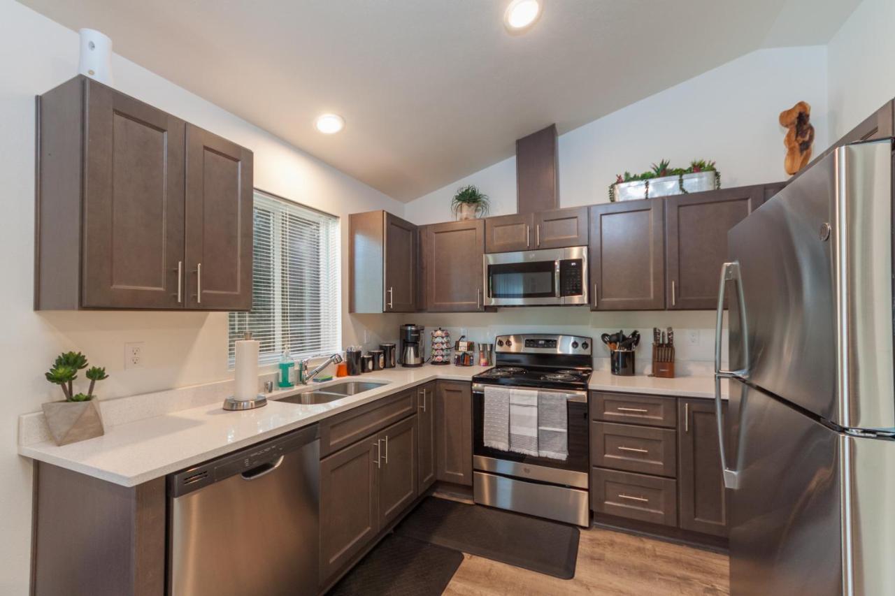Modern And Stylish King Bed Wifi Free Parking Apartment Spokane Valley Exterior photo