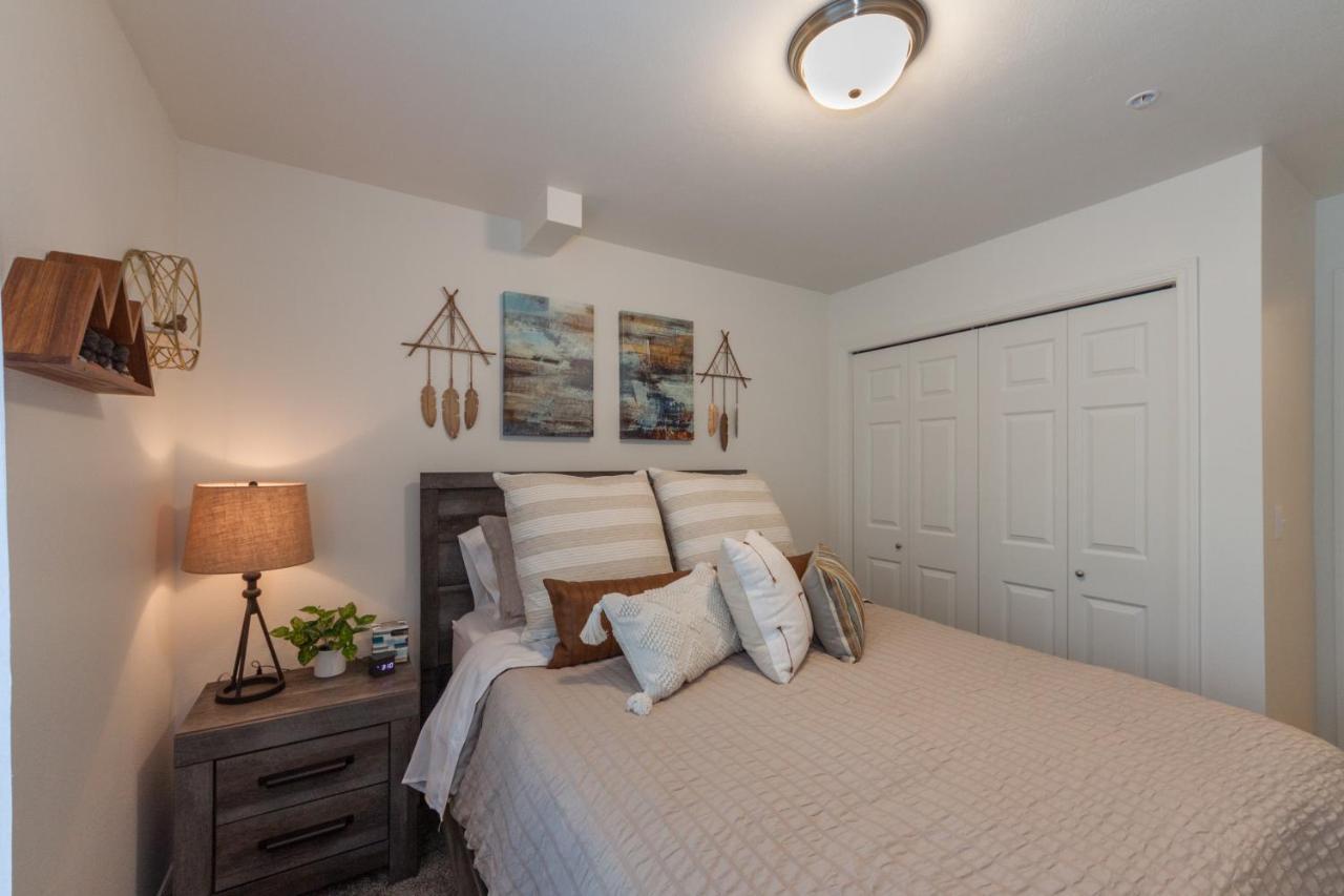 Modern And Stylish King Bed Wifi Free Parking Apartment Spokane Valley Exterior photo
